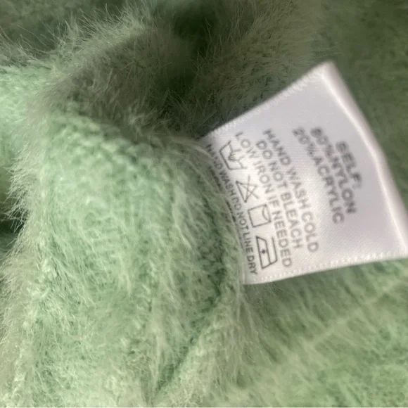 Cropped Fuzzy Cardigan Women’s Large V-Neck 3-Button -Blue Blush - Picture 6 of 7